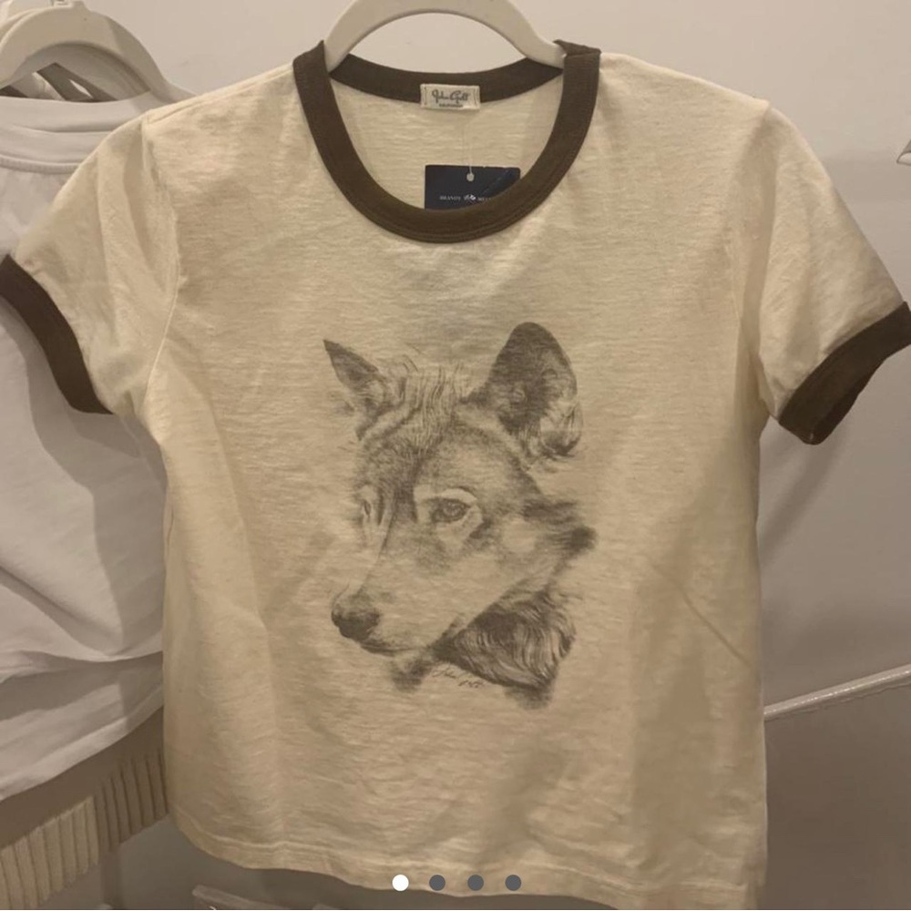 BNWT Brandy Melville Graphic Wolf Tee
